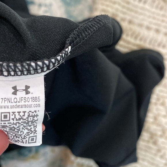 Under Armour black athletic top size small - Picture 4 of 5